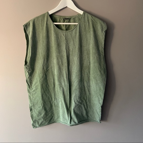 Men’s Sleeveless Tee - Picture 3 of 5